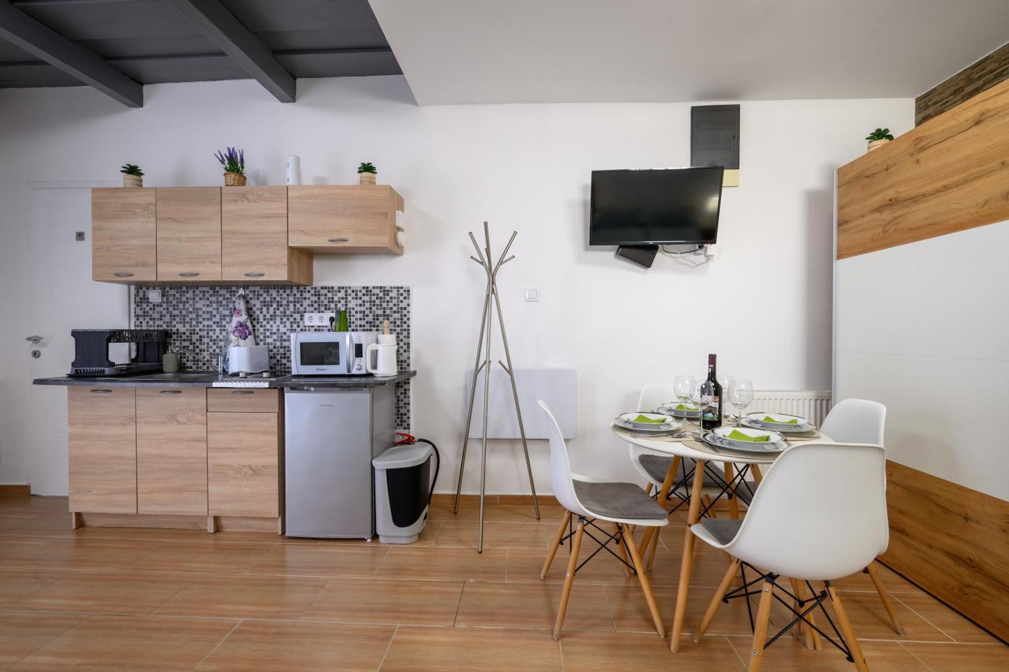 Hotel Koevirozsa Pihenohaz Demjén Esterno foto